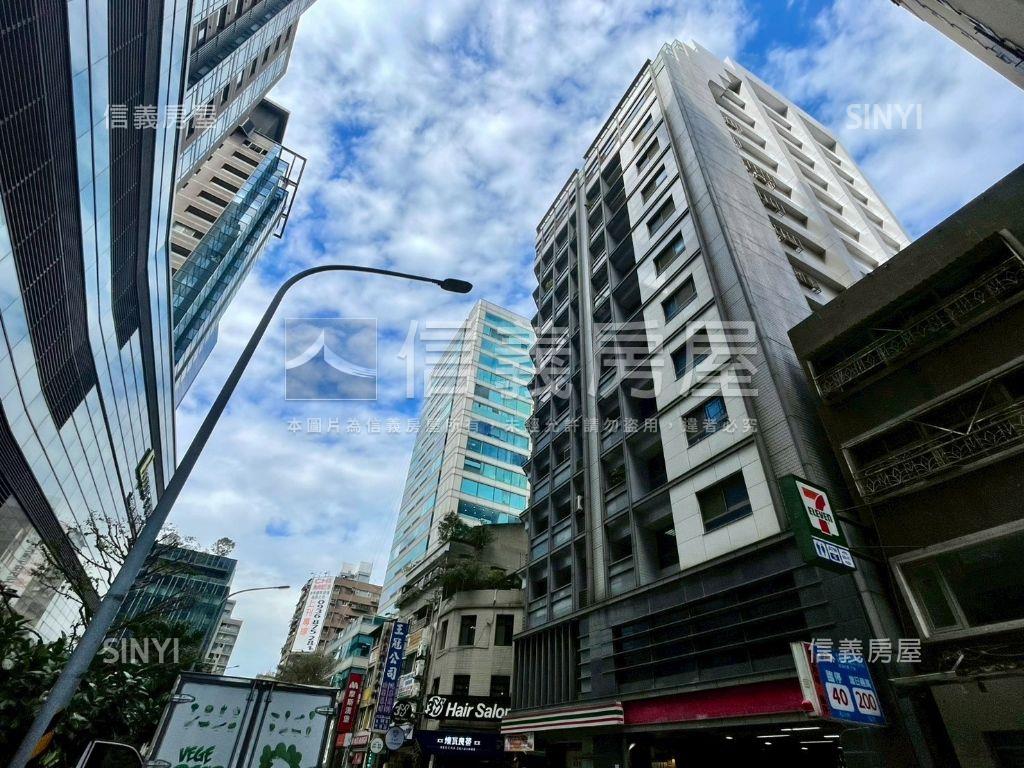 專任～君品高樓邊間露台戶房屋室內格局與周邊環境