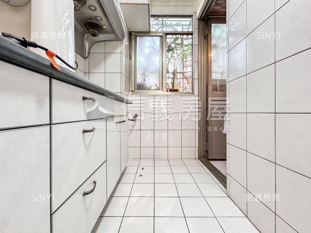 惜福滿築三房帶車位房屋室內格局與周邊環境