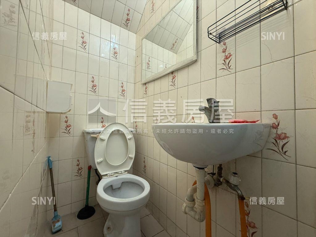 正長榮路臨路免千萬店面透房屋室內格局與周邊環境