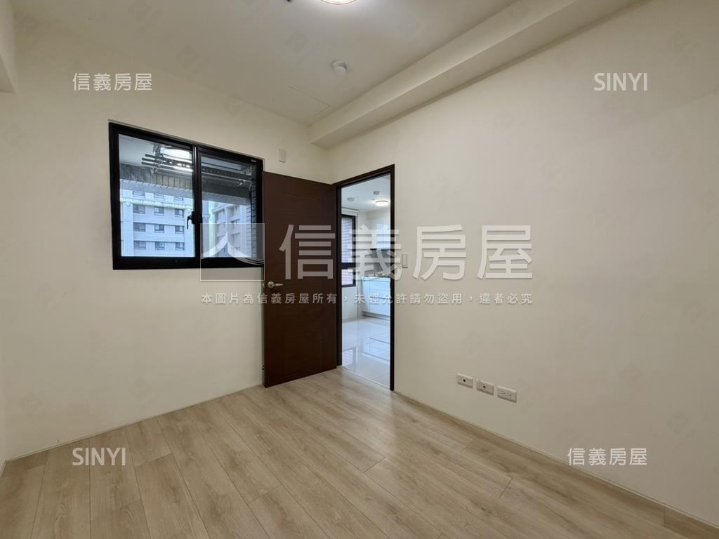 世界花園兩房兩衛平車房屋室內格局與周邊環境