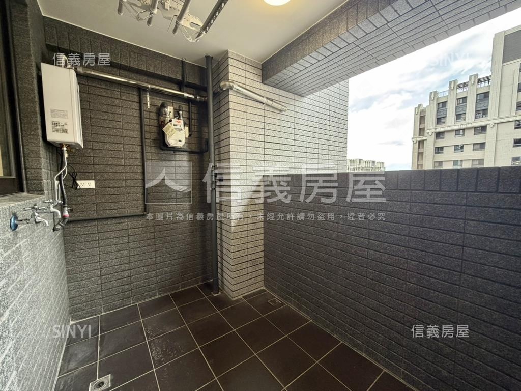 世界花園兩房兩衛平車房屋室內格局與周邊環境