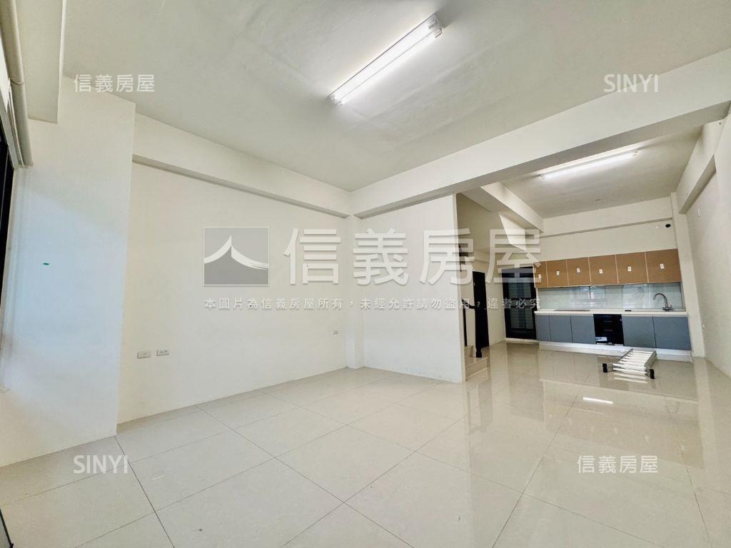 安南區臨路全新三車店住房屋室內格局與周邊環境