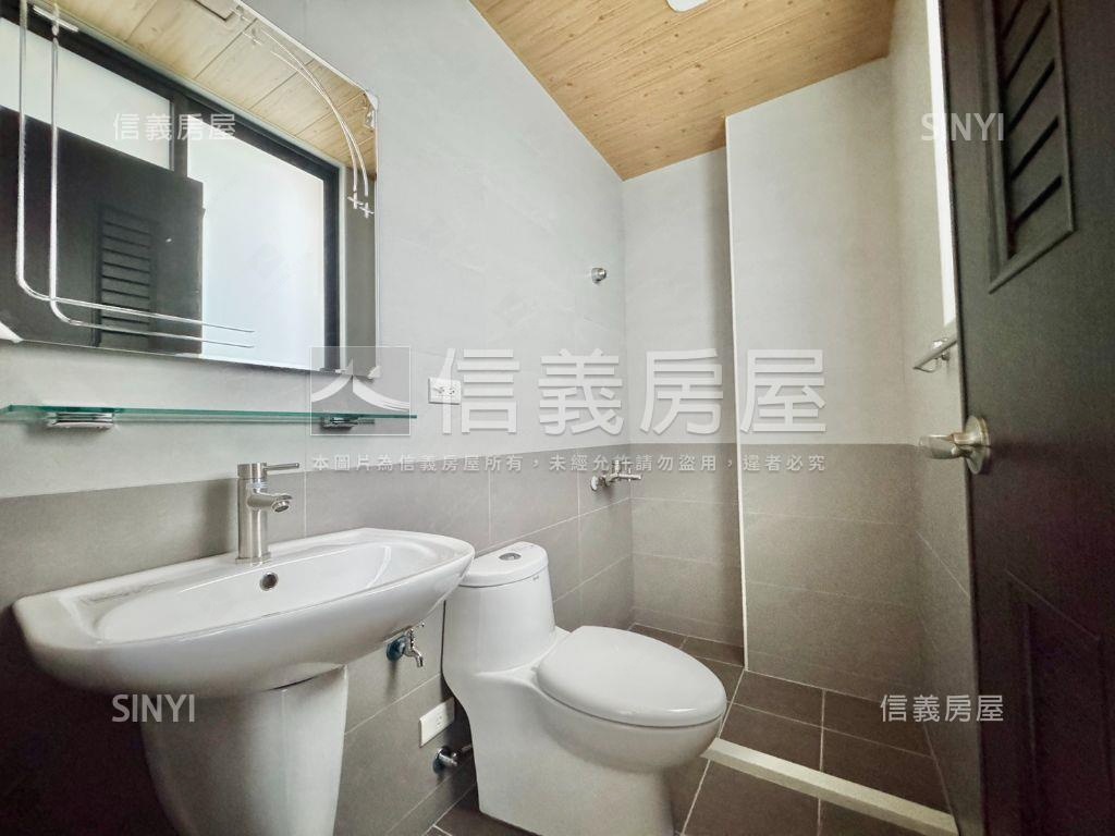 安南區臨路全新三車店住房屋室內格局與周邊環境