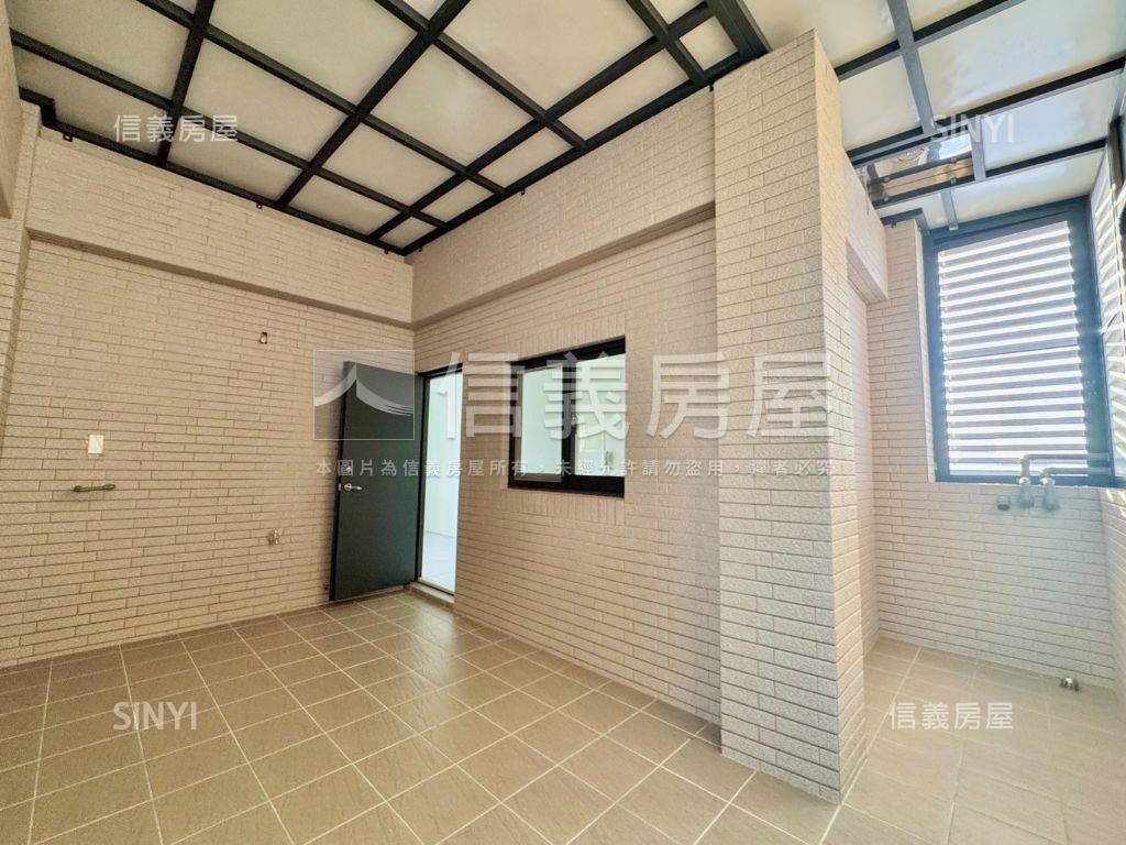 安南區臨路全新三車店住房屋室內格局與周邊環境