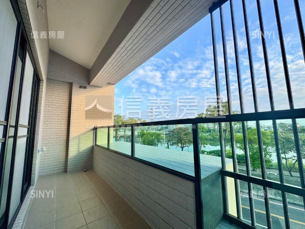 安南區臨路全新三車店住房屋室內格局與周邊環境