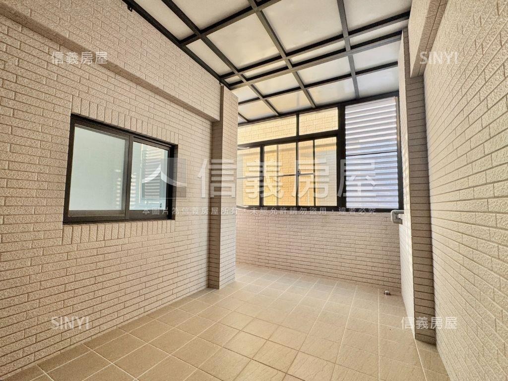 安南區臨路全新三車店住房屋室內格局與周邊環境