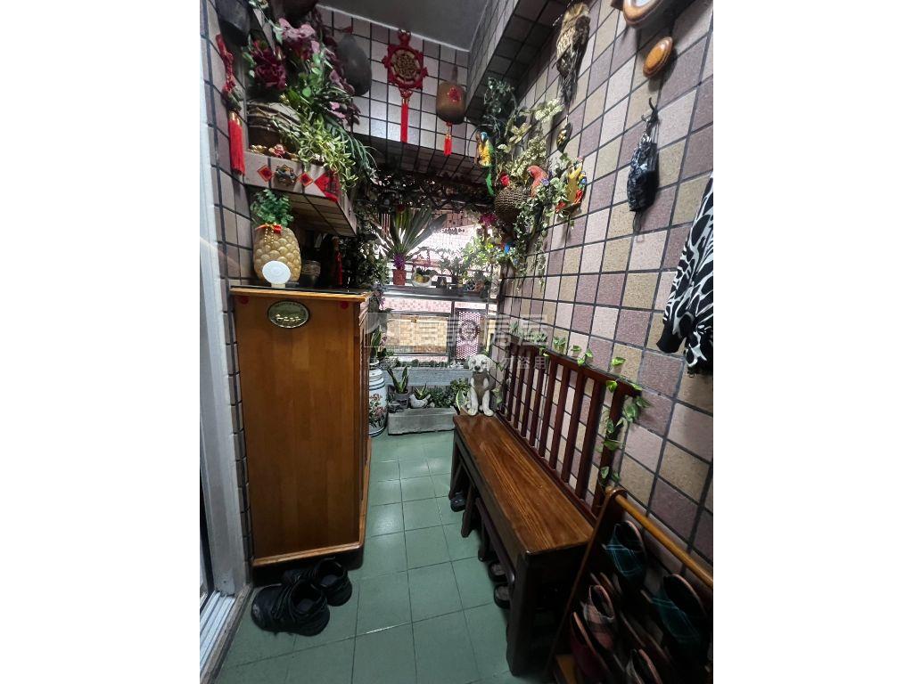 緯城貴賓靚美溫馨二房車位房屋室內格局與周邊環境