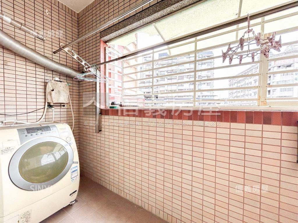 書香易居面河堤三房平車房屋室內格局與周邊環境