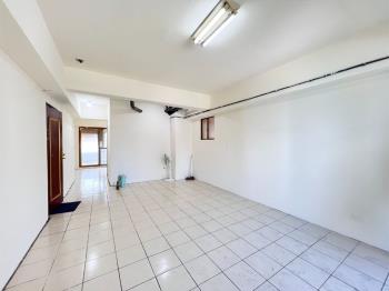 專任商三土地電梯高樓美景