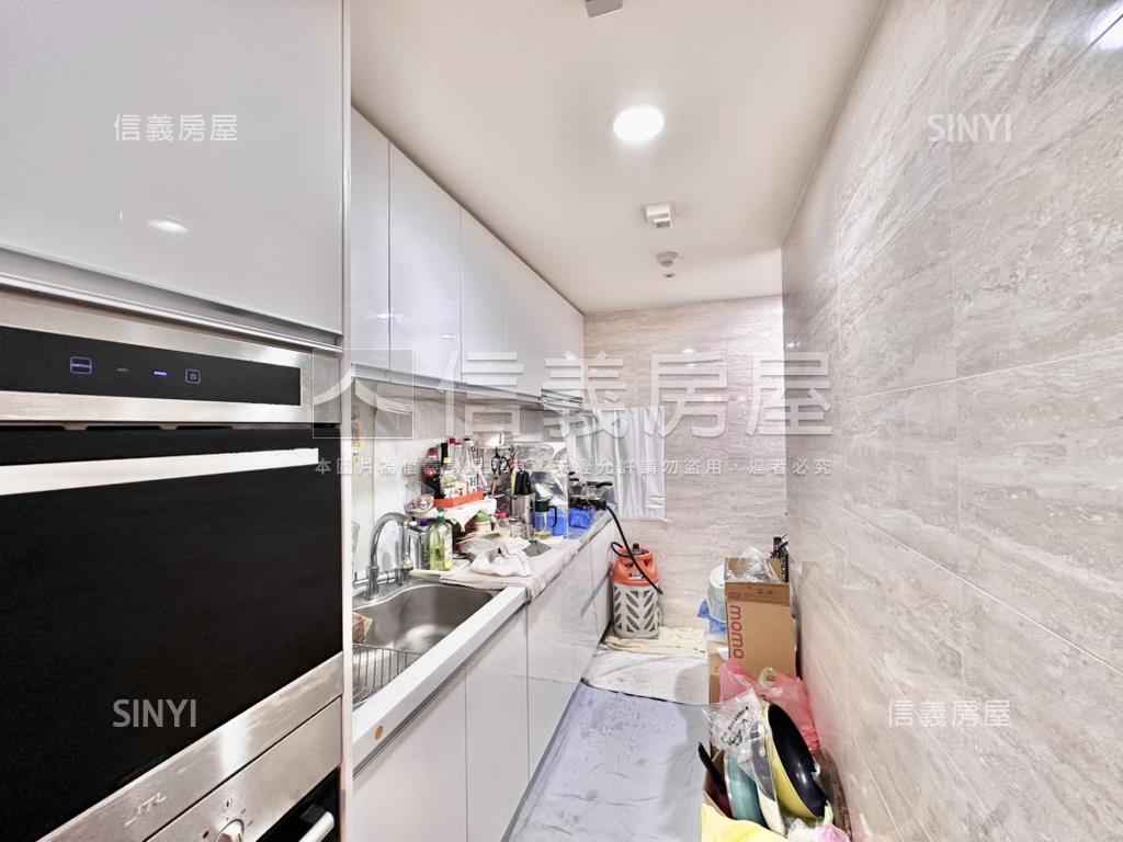 專任露臺樹梢時光三房平車房屋室內格局與周邊環境