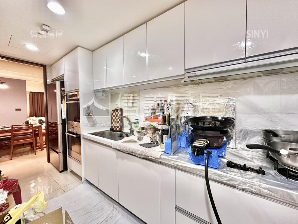 專任露臺樹梢時光三房平車房屋室內格局與周邊環境