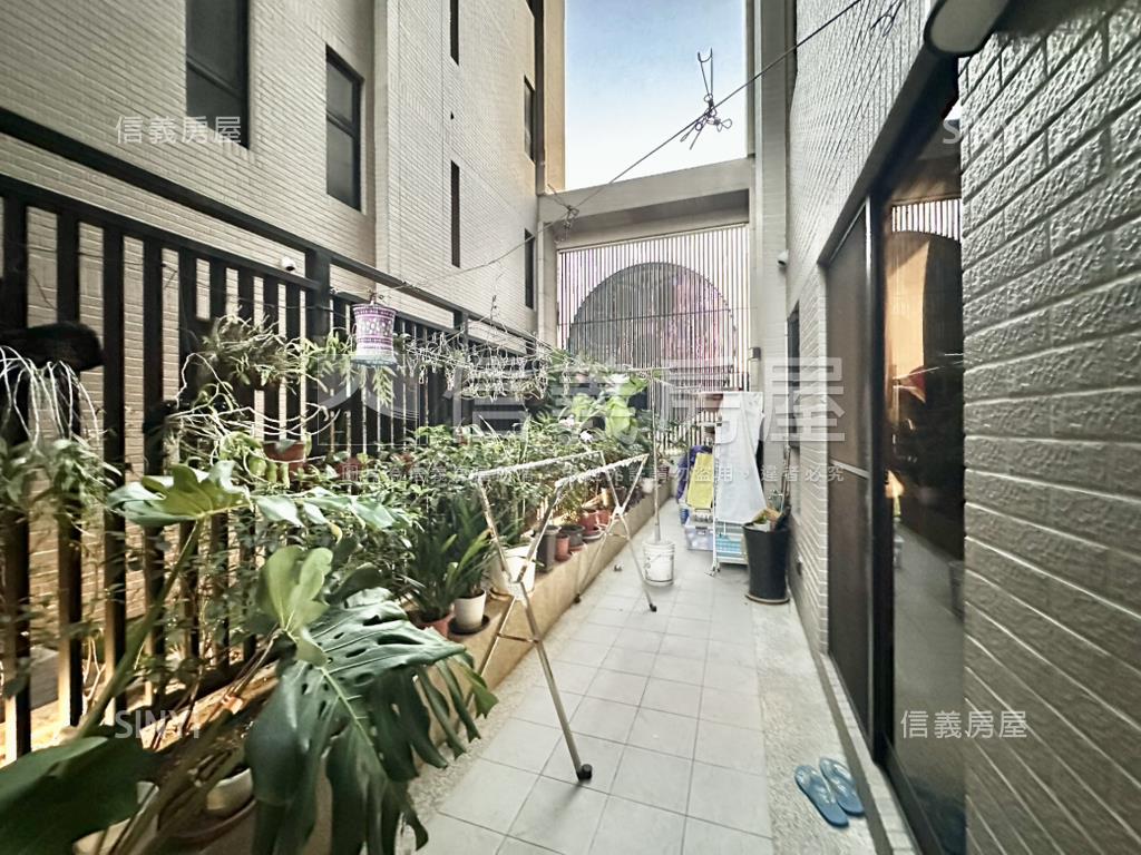 專任露臺樹梢時光三房平車房屋室內格局與周邊環境