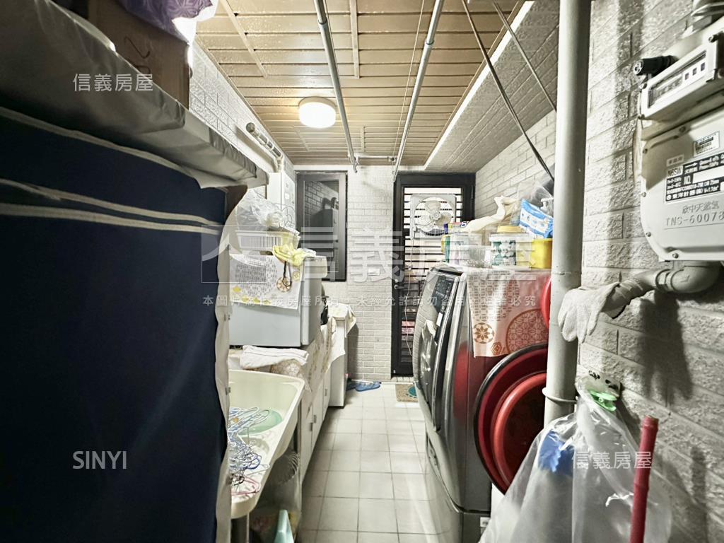 專任露臺樹梢時光三房平車房屋室內格局與周邊環境