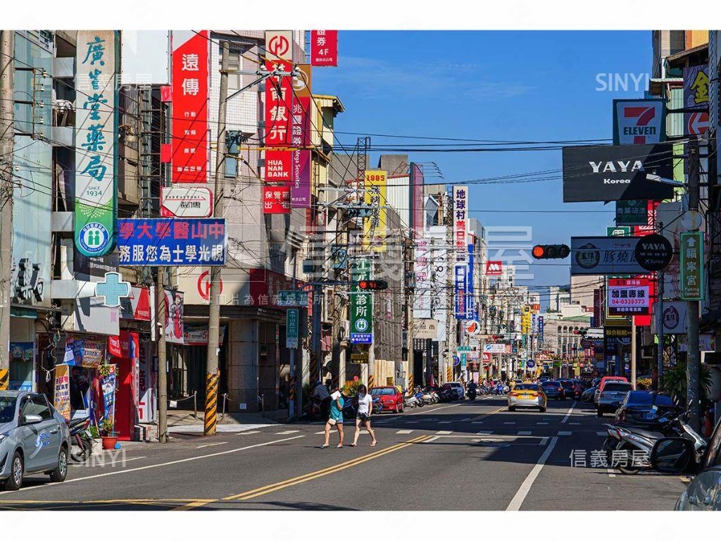 新成屋三房有車位房屋室內格局與周邊環境