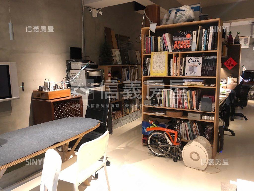 仁愛樓中樓店面分層使用中房屋室內格局與周邊環境