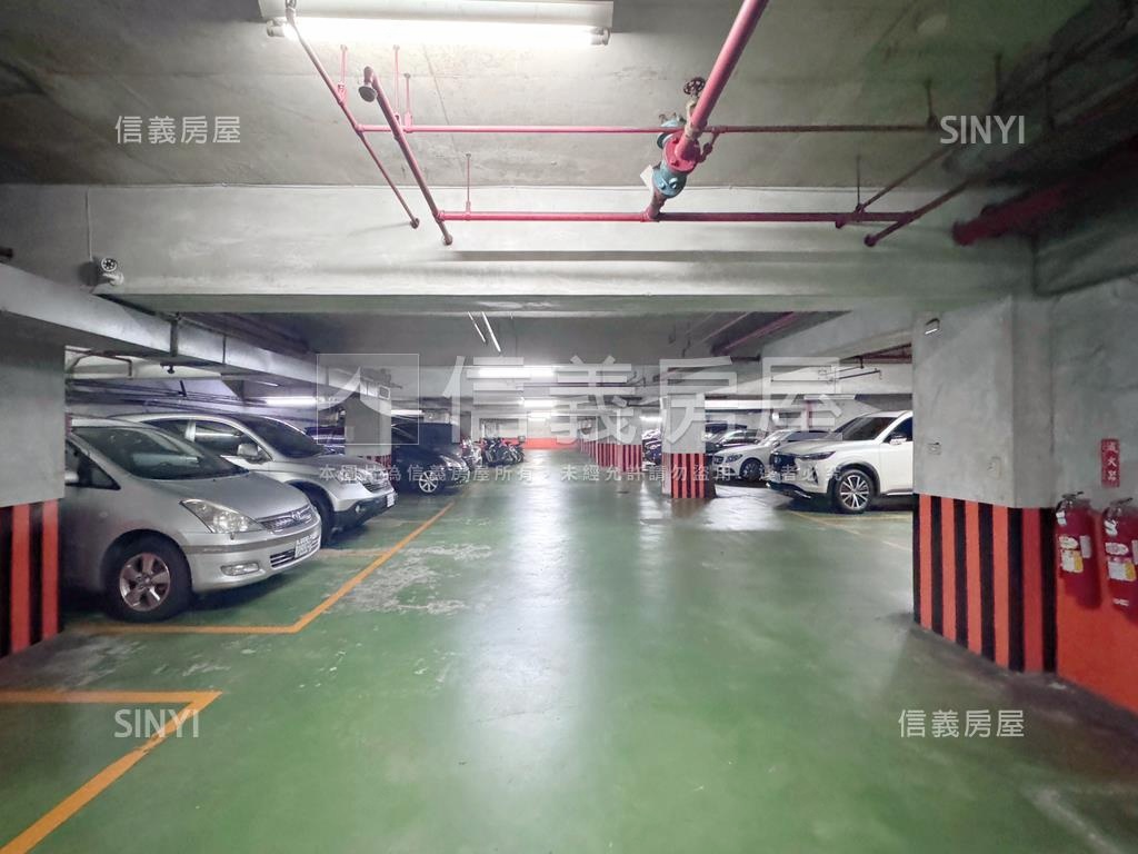 永和鬧區稀有獨立平面車位房屋室內格局與周邊環境