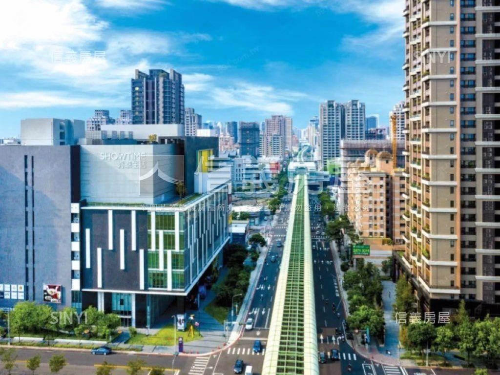 八期秀泰四房平面車位房屋室內格局與周邊環境