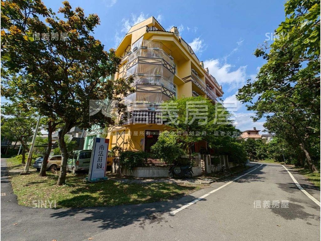 南法莊園藝術家設計別墅房屋室內格局與周邊環境