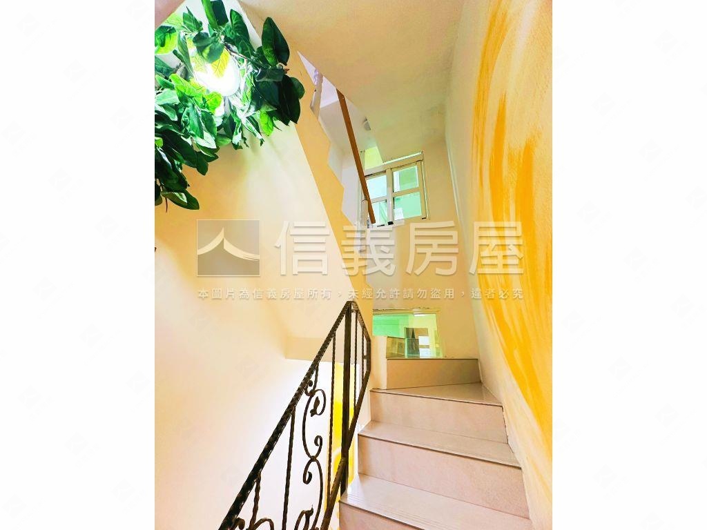 南法莊園藝術家設計別墅房屋室內格局與周邊環境