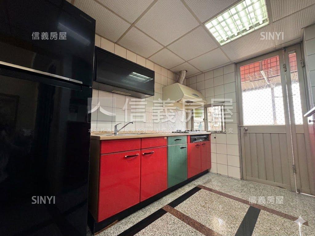 大里｜大３房｜附坡平車位房屋室內格局與周邊環境