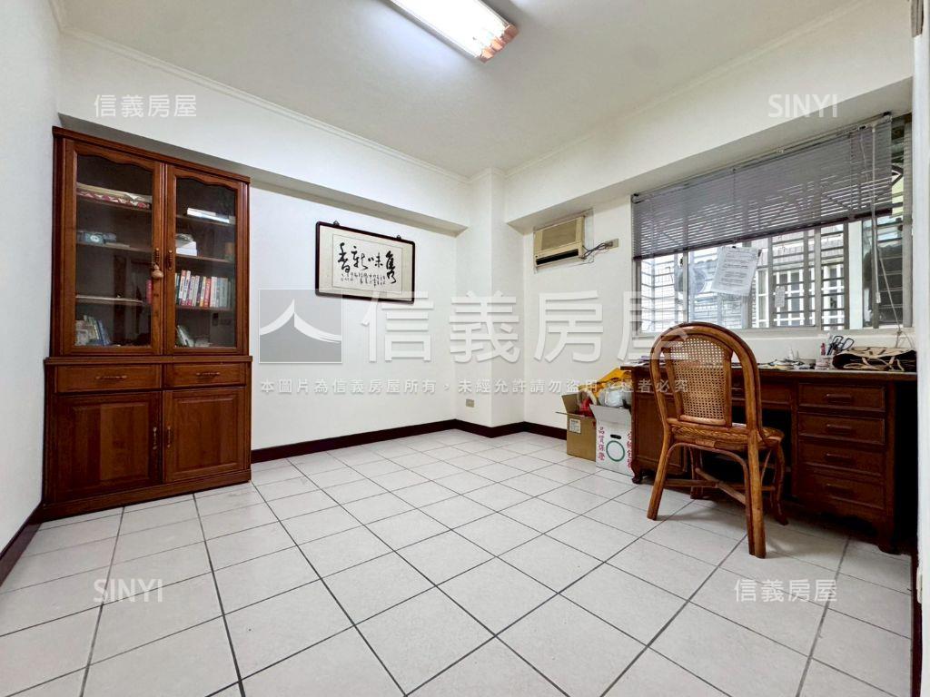 力霸文心樓大空間三房平車房屋室內格局與周邊環境