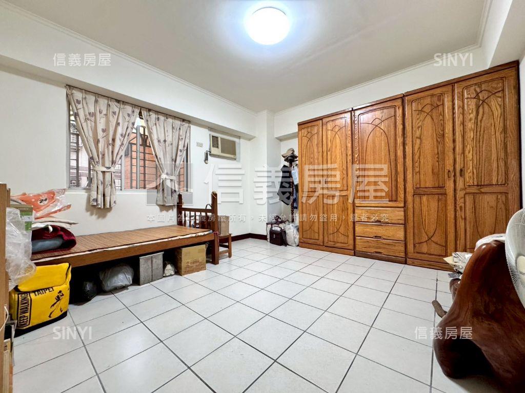 力霸文心樓大空間三房平車房屋室內格局與周邊環境