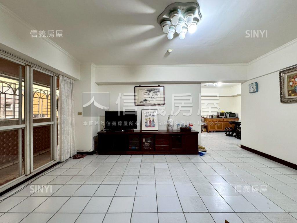 力霸文心樓大空間三房平車房屋室內格局與周邊環境