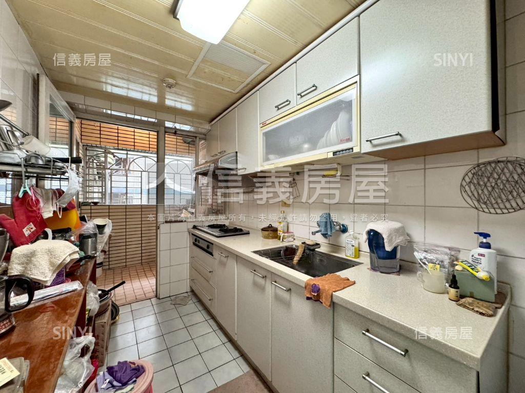 力霸文心樓大空間三房平車房屋室內格局與周邊環境