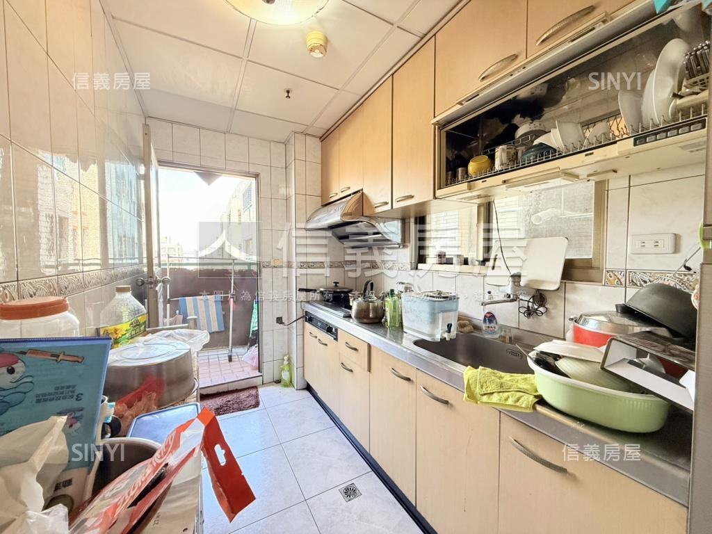 文化師苑景觀三房平車房屋室內格局與周邊環境