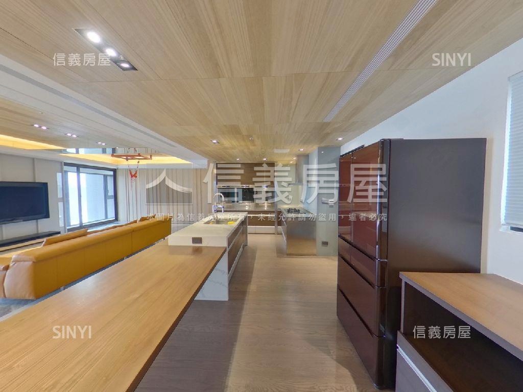 昭揚縱橫高樓裝潢美宅房屋室內格局與周邊環境