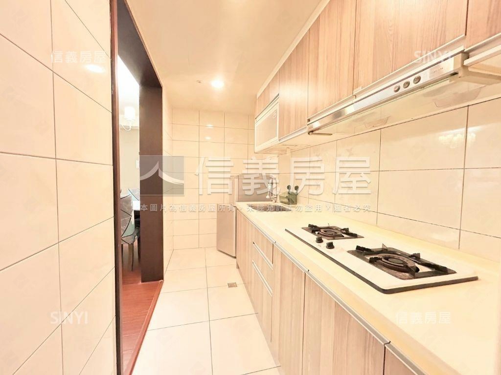 鼎藏璞麗２房高樓層房屋室內格局與周邊環境