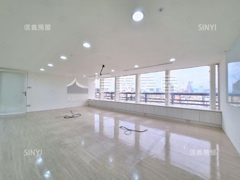 高樓露台美景晚霞安和純辦房屋室內格局與周邊環境