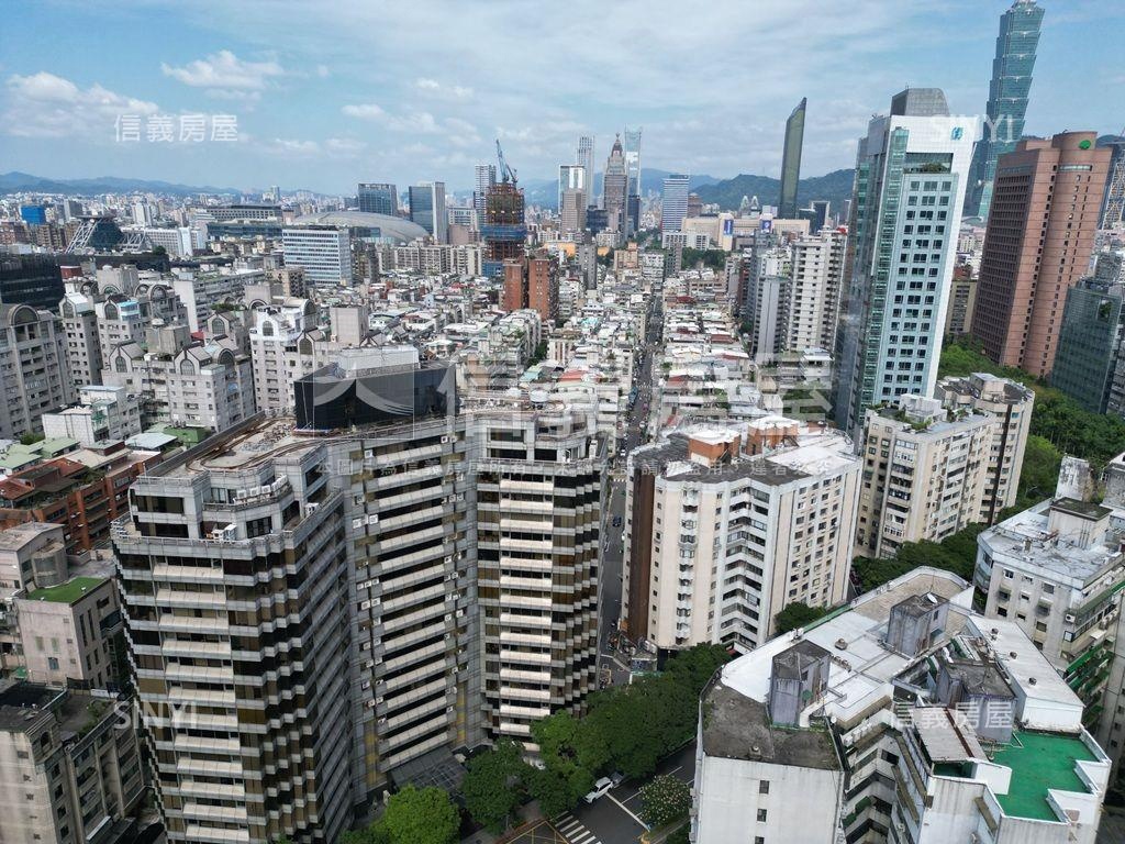 高樓露台美景晚霞安和純辦房屋室內格局與周邊環境