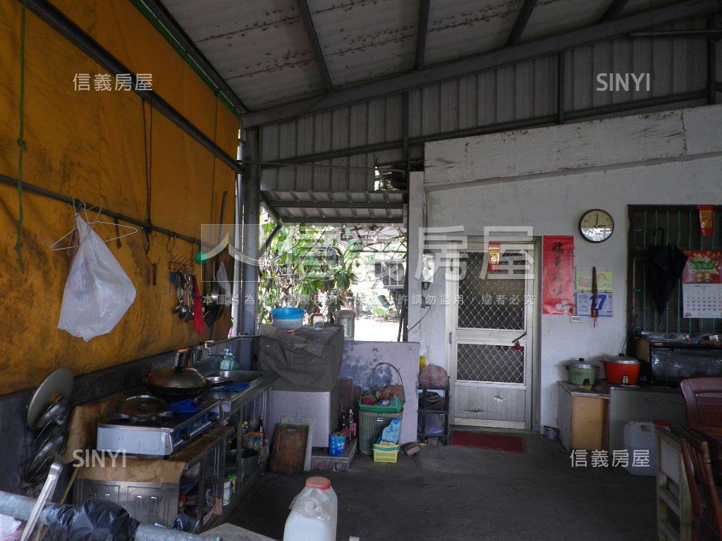 近美濃農會超市漂亮農地房屋室內格局與周邊環境