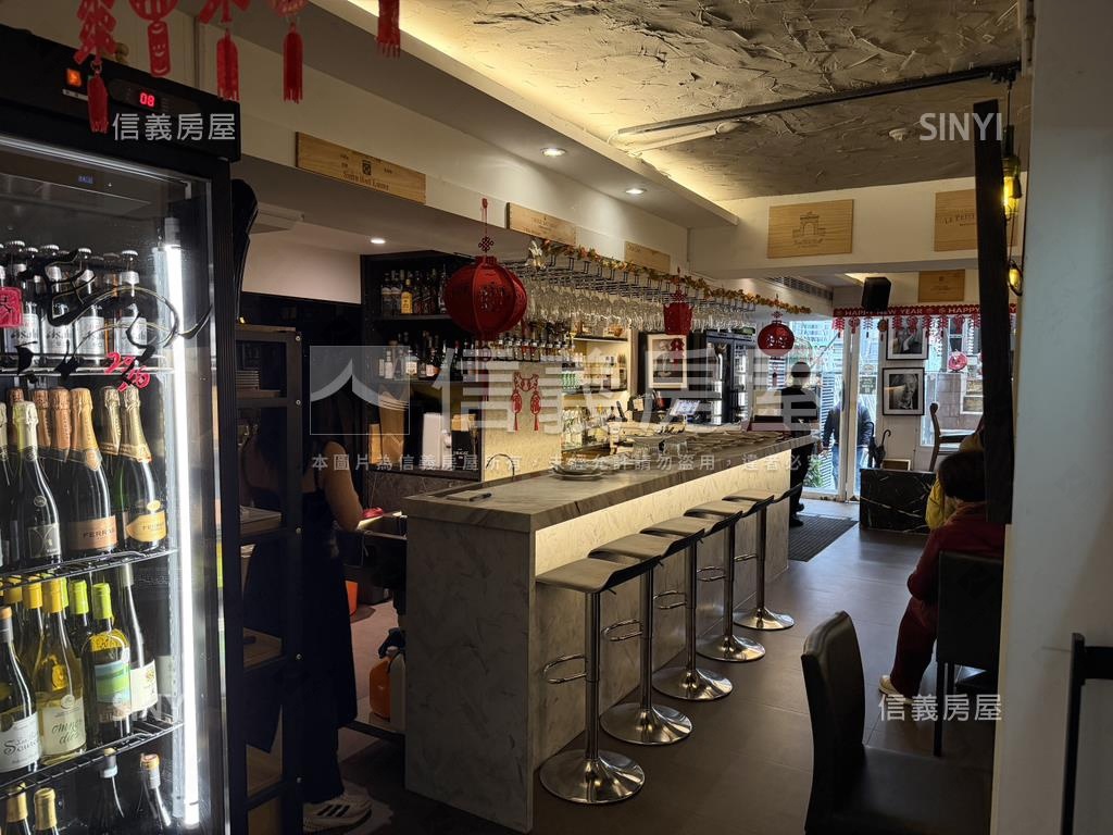 東區明曜商圈金店面房屋室內格局與周邊環境