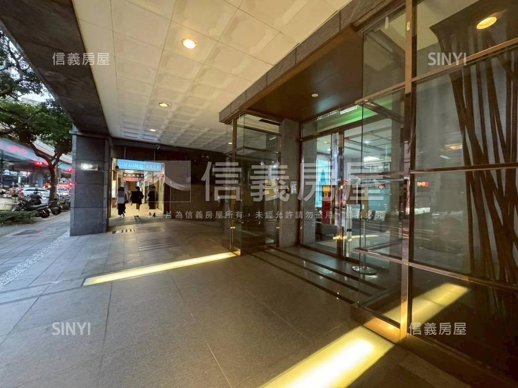 高樓明亮遠企之戀房屋室內格局與周邊環境