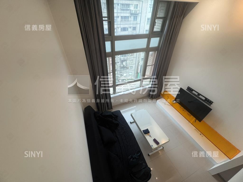 高樓明亮遠企之戀房屋室內格局與周邊環境