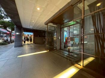 高樓明亮遠企之戀