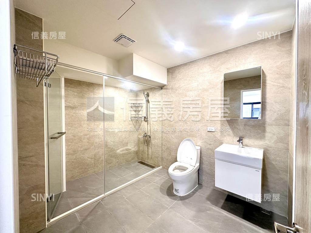 專任中港運動公園明亮華廈房屋室內格局與周邊環境