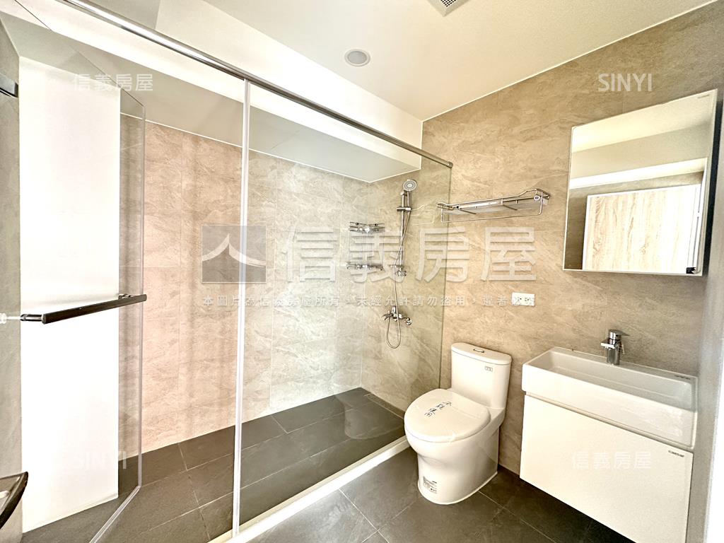 專任中港運動公園明亮華廈房屋室內格局與周邊環境