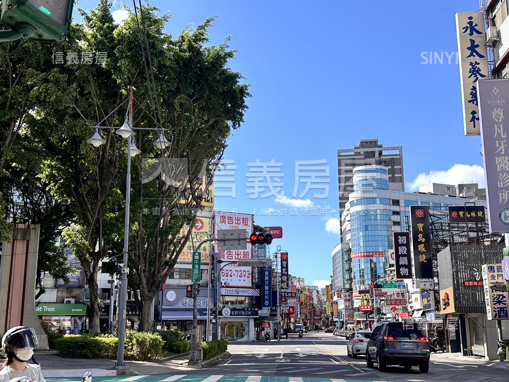 專任中港運動公園明亮華廈房屋室內格局與周邊環境