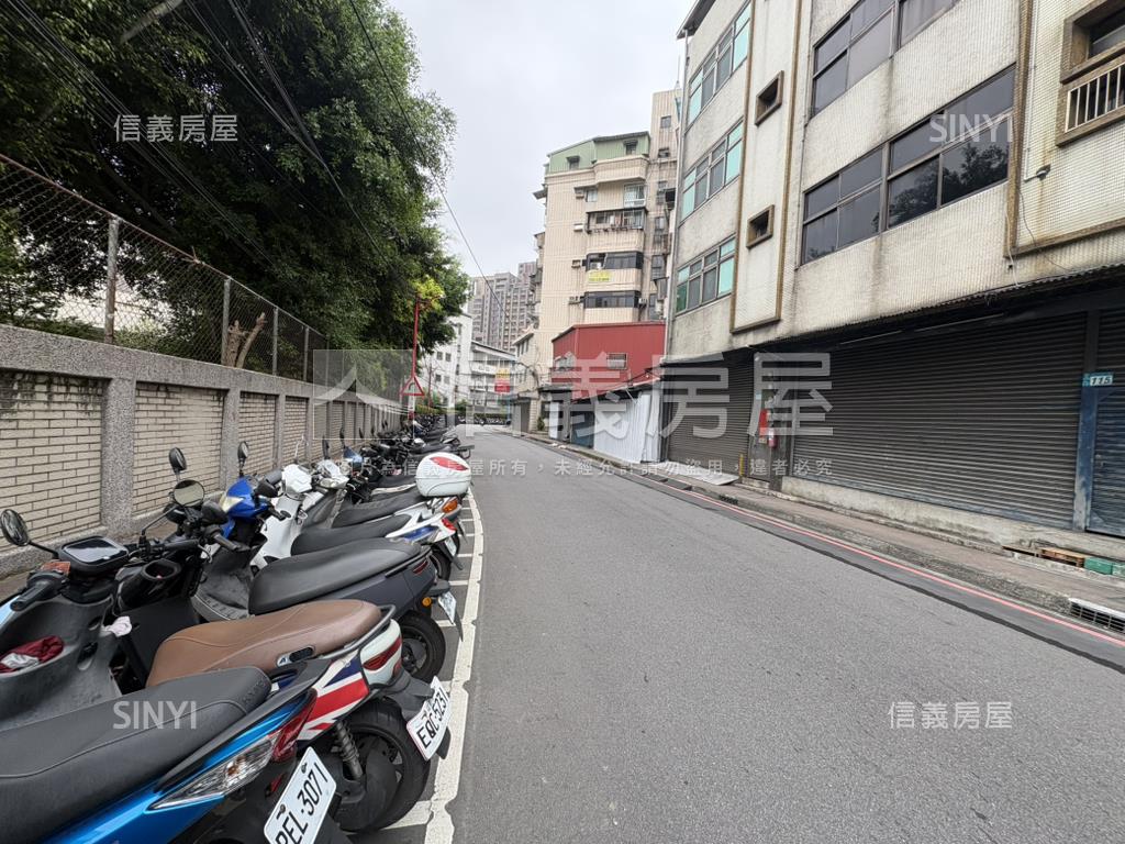 新莊景德路透天厝房屋室內格局與周邊環境