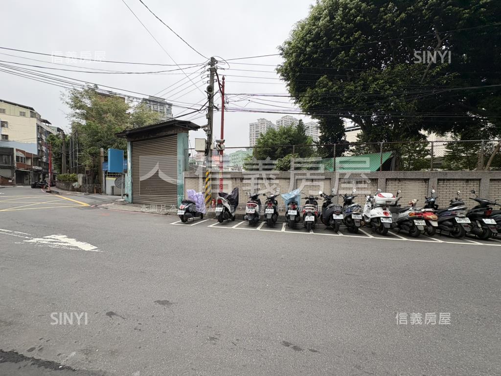 新莊景德路透天厝房屋室內格局與周邊環境
