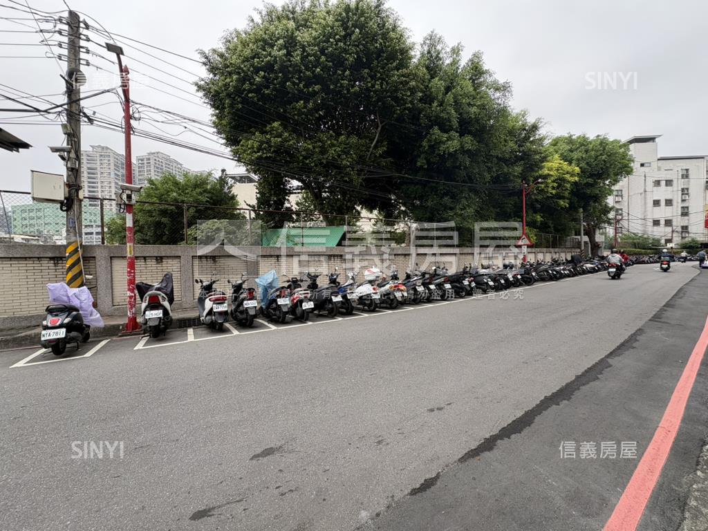 新莊景德路透天厝房屋室內格局與周邊環境