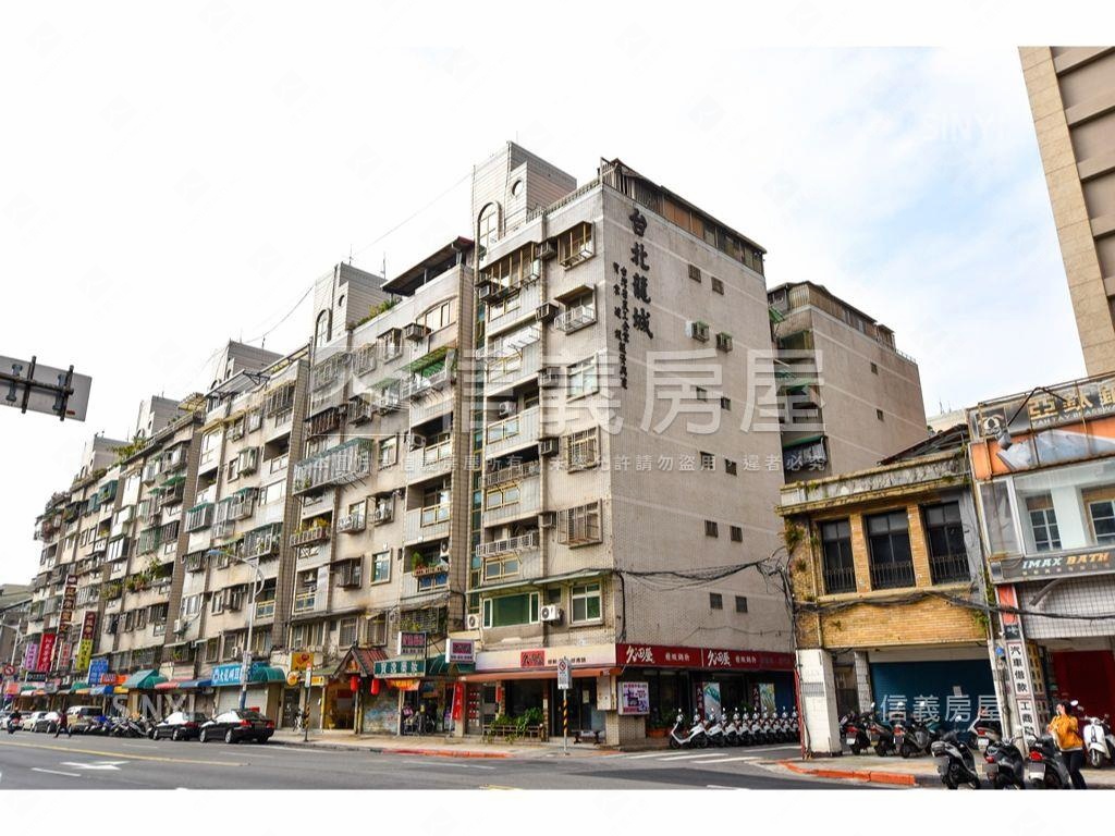 台北龍城稀有電梯頂加房屋室內格局與周邊環境