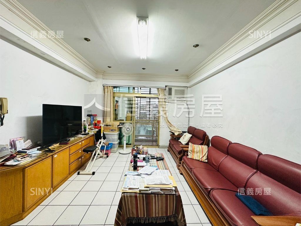 台北龍城稀有電梯頂加房屋室內格局與周邊環境