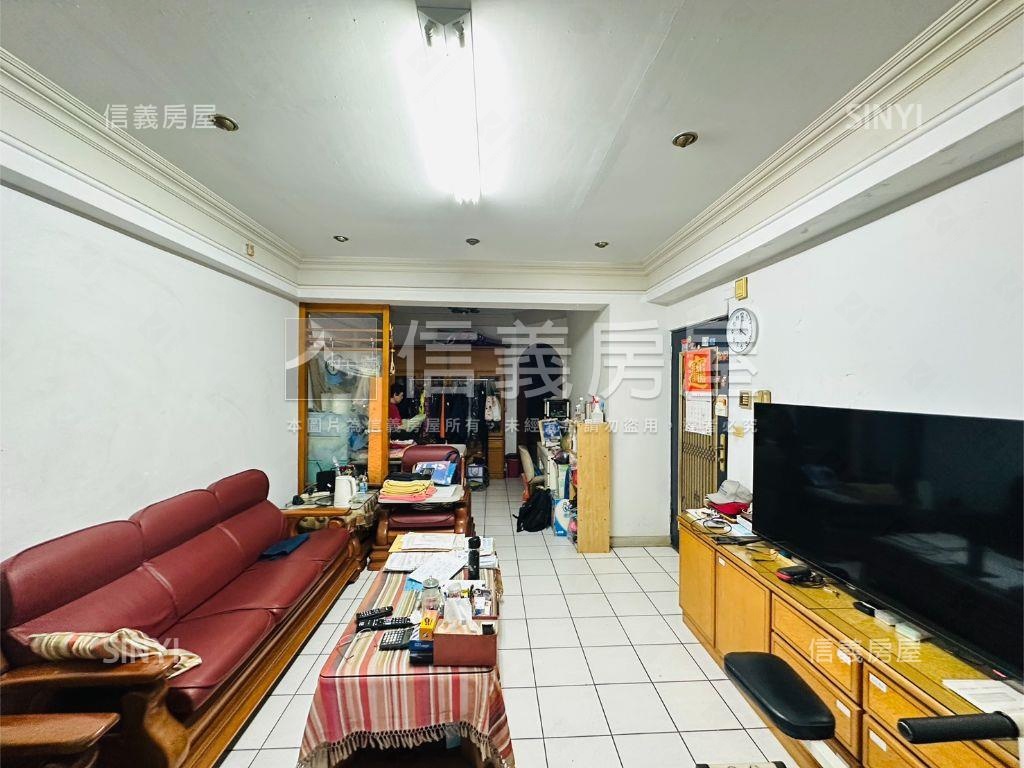 台北龍城稀有電梯頂加房屋室內格局與周邊環境