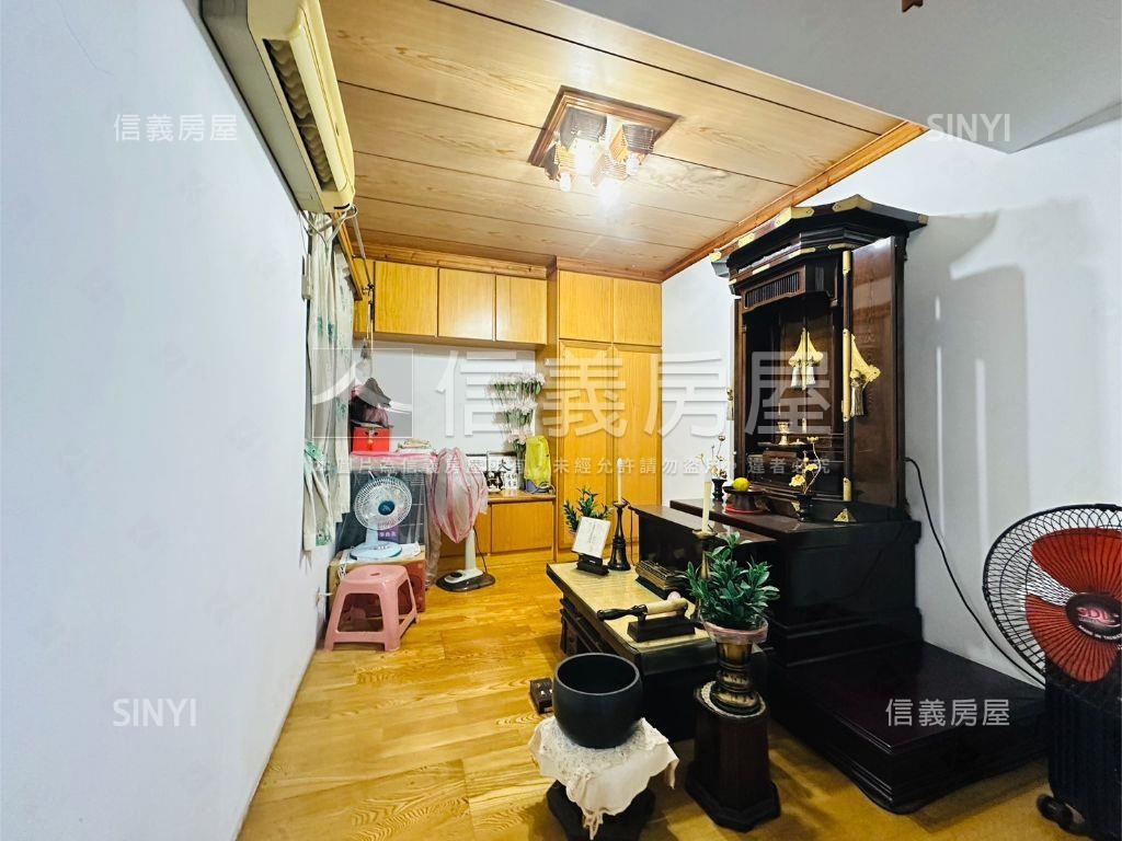 台北龍城稀有電梯頂加房屋室內格局與周邊環境