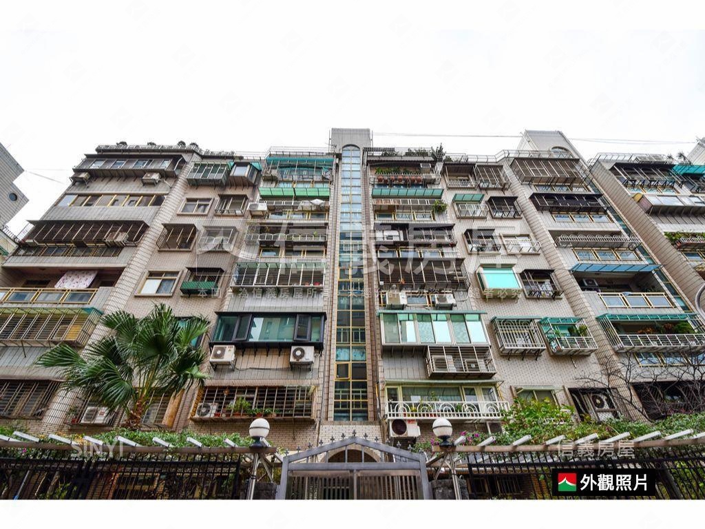 台北龍城稀有電梯頂加房屋室內格局與周邊環境