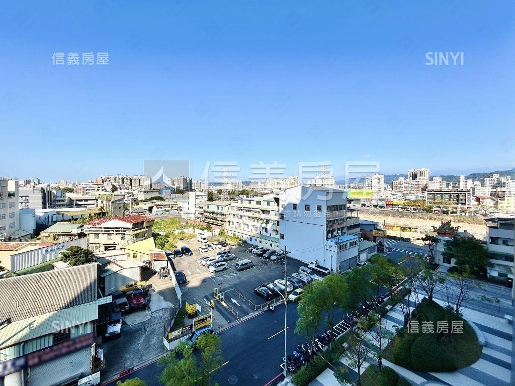 勝美新東區三房雙車位房屋室內格局與周邊環境